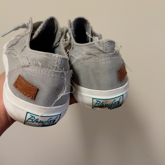 Blowfish Malibu Women's Gray Distressed Casual Canvas Sneakers Size 8 - Picture 5 of 10